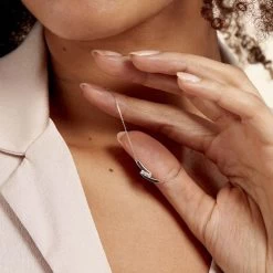 Collier Galya Or Blanc Diamant 9 Collier Galya Or Blanc Diamant -Bijouterie primée. B3CFBDW456 model1