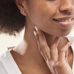 Boucles D'oreilles Puces Victoria Or Jaune Diamant -Bijouterie primée. B3OFJDW635 model0