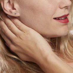 Boucles D'oreilles Puces Bartholomée Papillon Or Jaune 9 Boucles D'oreilles Puces Bartholomée Papillon Or Jaune -Bijouterie primée. B3OFJWS008 model0