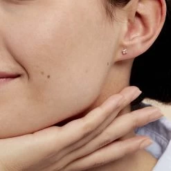 Boucles D'oreilles Puces Doreen Carre Or Jaune Oxyde De Zirconium -Bijouterie primée. B3OFJZS109 model0