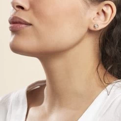 Boucles D'oreilles Puces Kamilka Or Jaune Nacre Et Oxydes 9 Boucles D'oreilles Puces Kamilka Or Jaune Nacre Et Oxydes -Bijouterie primée. B3OFJZW885 model0