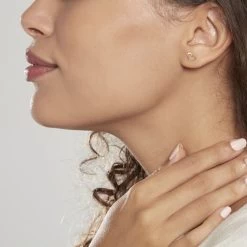 Boucles D'oreilles Puces Camomille Or Jaune Oxyde De Zirconium -Bijouterie primée. B3OMJZW005 model1