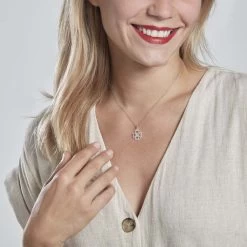 Pendentif Daiki Or Blanc Oxyde De Zirconium 8 Pendentif Daiki Or Blanc Oxyde De Zirconium -Bijouterie primée. B3PFBZW132 model0