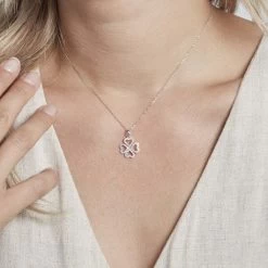 Pendentif Daiki Or Blanc Oxyde De Zirconium 9 Pendentif Daiki Or Blanc Oxyde De Zirconium -Bijouterie primée. B3PFBZW132 model1