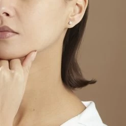 Boucles D'oreilles Puces 4 Griffes Or Blanc Diamant Synthetique -Bijouterie primée. B7OFBJW012 model0