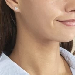 Boucles D'oreilles Puces Brendana Argent Blanc Oxyde De Zirconium 9 Boucles D'oreilles Puces Brendana Argent Blanc Oxyde De Zirconium -Bijouterie primée. FAOFBZW0JB model0