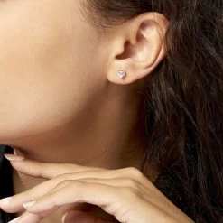 Boucles D'oreilles Puces Breana Argent Blanc Oxyde De Zirconium -Bijouterie primée. FAOFBZW0K2 model0